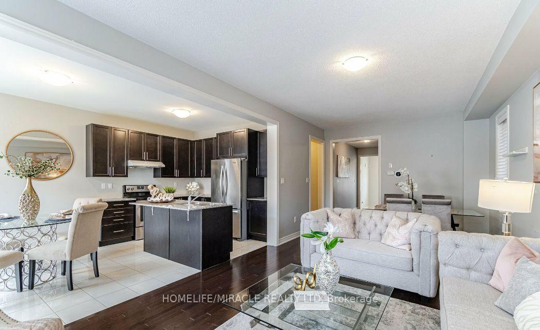 Photo 7 of 9 Humberstone Crescent, Brampton, Northwest Brampton — HOMEH