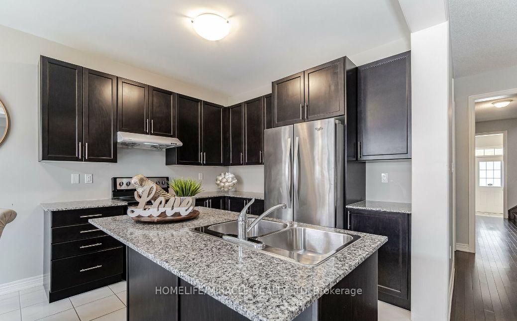 Photo 8 of 9 Humberstone Crescent, Brampton, Northwest Brampton — HOMEH