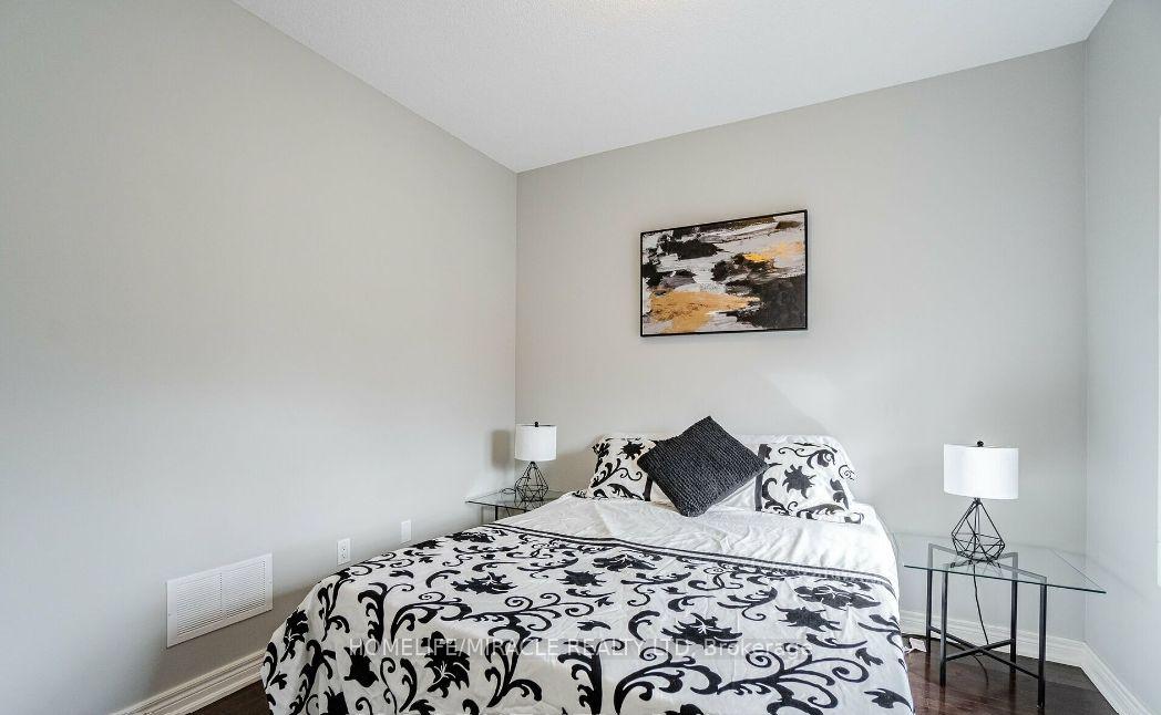 Photo 16 of 9 Humberstone Crescent, Brampton, Northwest Brampton — HOMEH