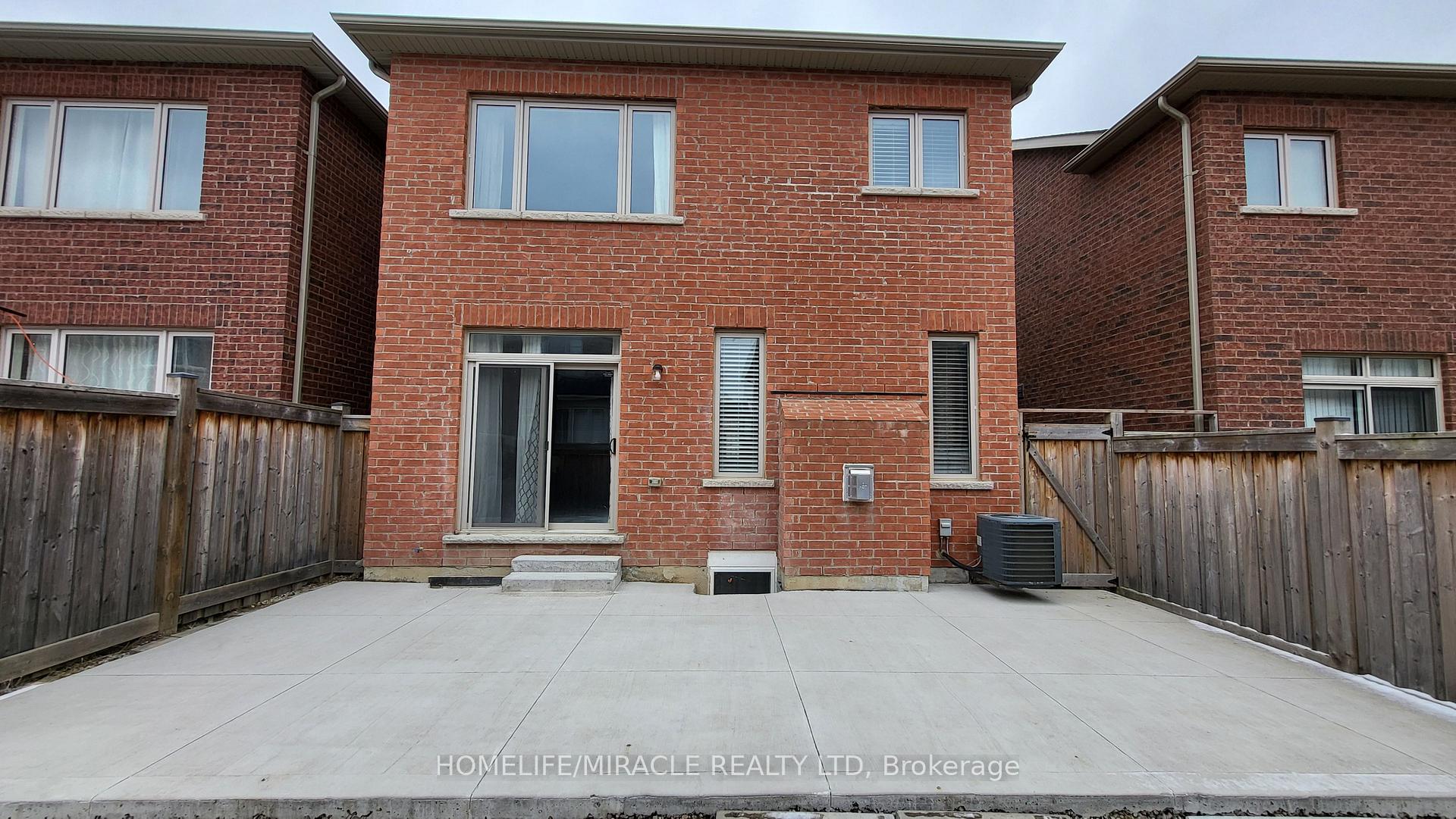 Photo 20 of 9 Humberstone Crescent, Brampton, Northwest Brampton — HOMEH