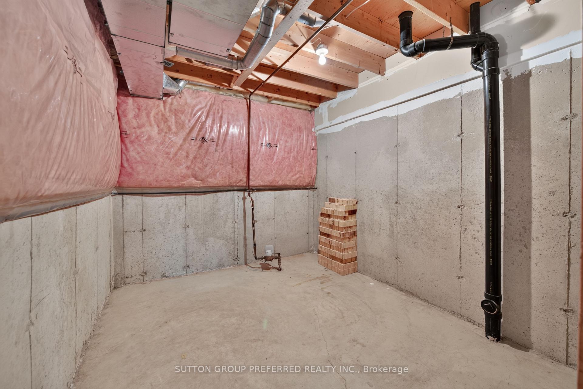 Photo 35 of Unit 7, 185 North Centre Road, London, North B — HOMEH