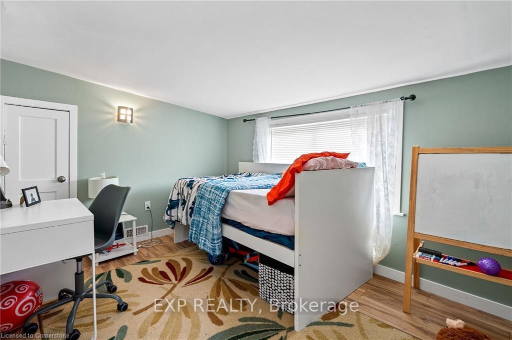 Photo 10 of 70 Jarrow Road, St. Catharines, Lakeshore — HOMEH