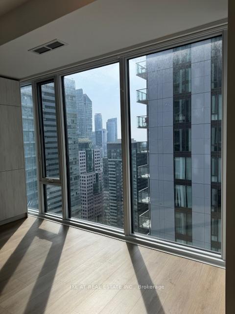 Photo 5 of Unit 3721, 28 Widmer Street, Toronto, Waterfront Communities — HOMEH