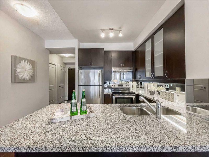 Photo 10 of Unit 511, 111 Upper Duke Crescent, Markham, Unionville — HOMEH