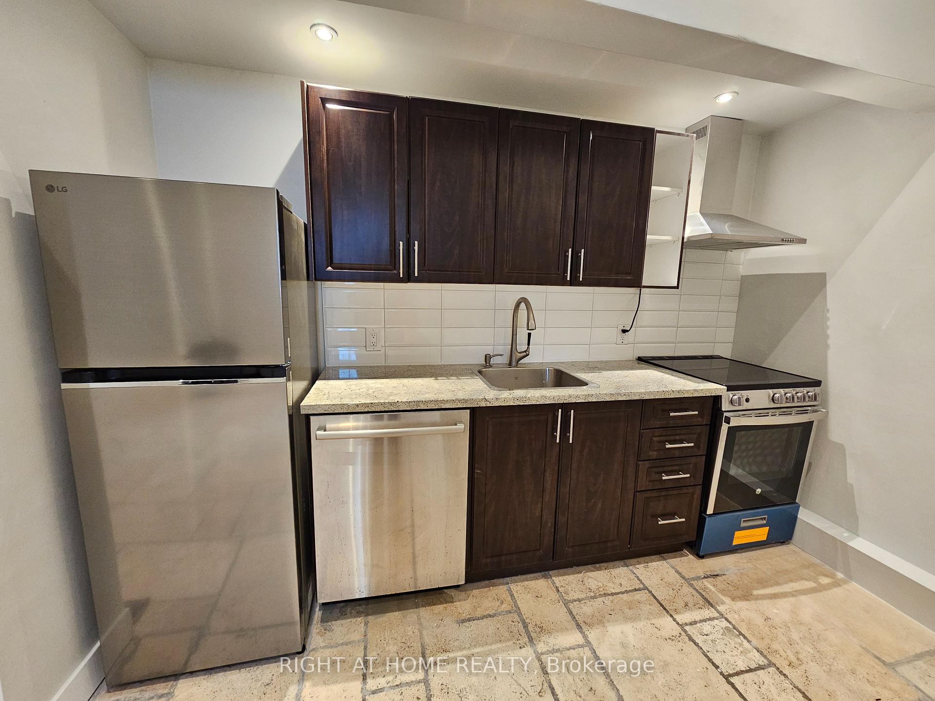 Photo 1 of Unit 2F, 550 Yonge Street, Toronto, Bay Street Corridor — HOMEH