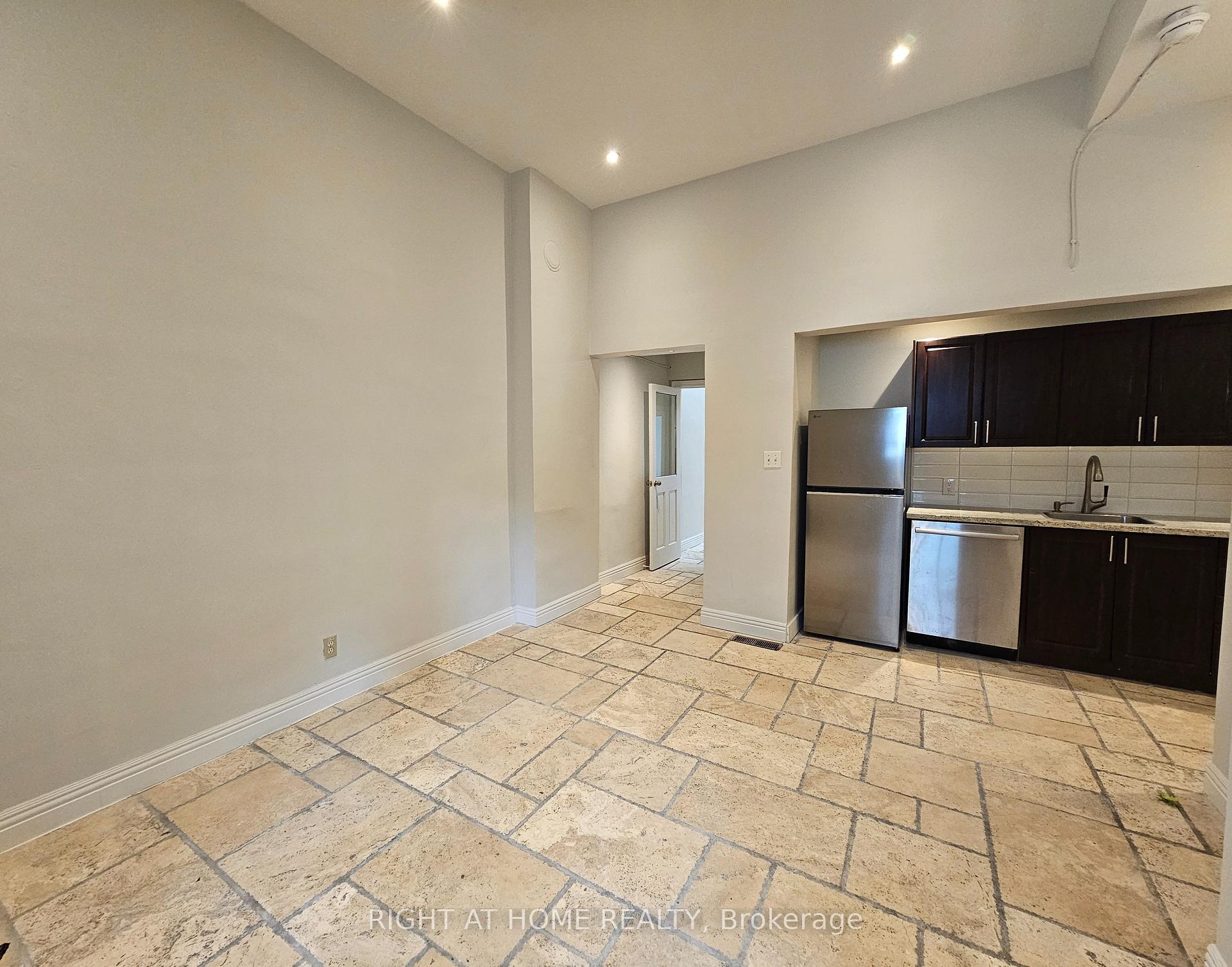 Photo 8 of Unit 2F, 550 Yonge Street, Toronto, Bay Street Corridor — HOMEH