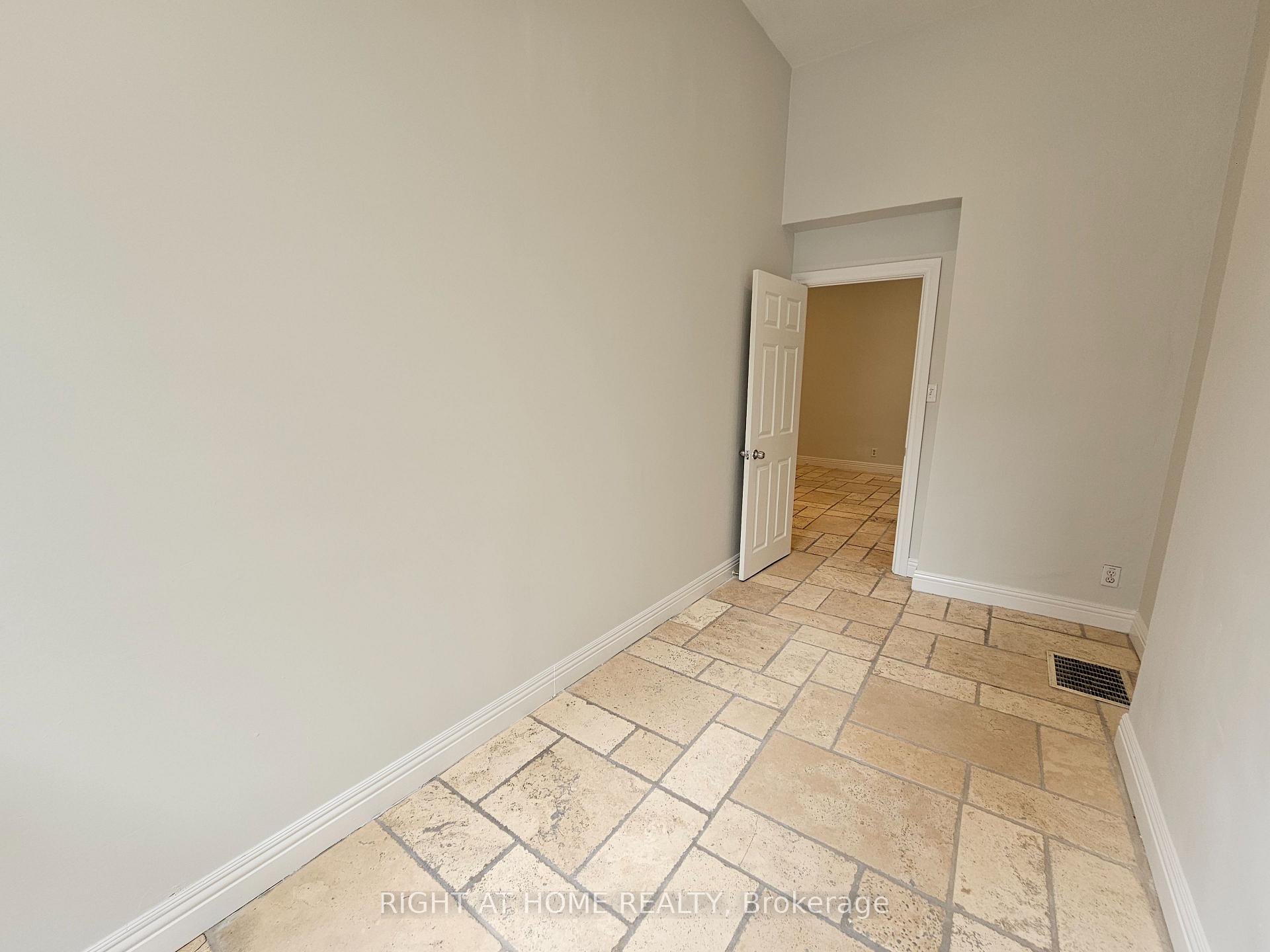 Photo 15 of Unit 2F, 550 Yonge Street, Toronto, Bay Street Corridor — HOMEH