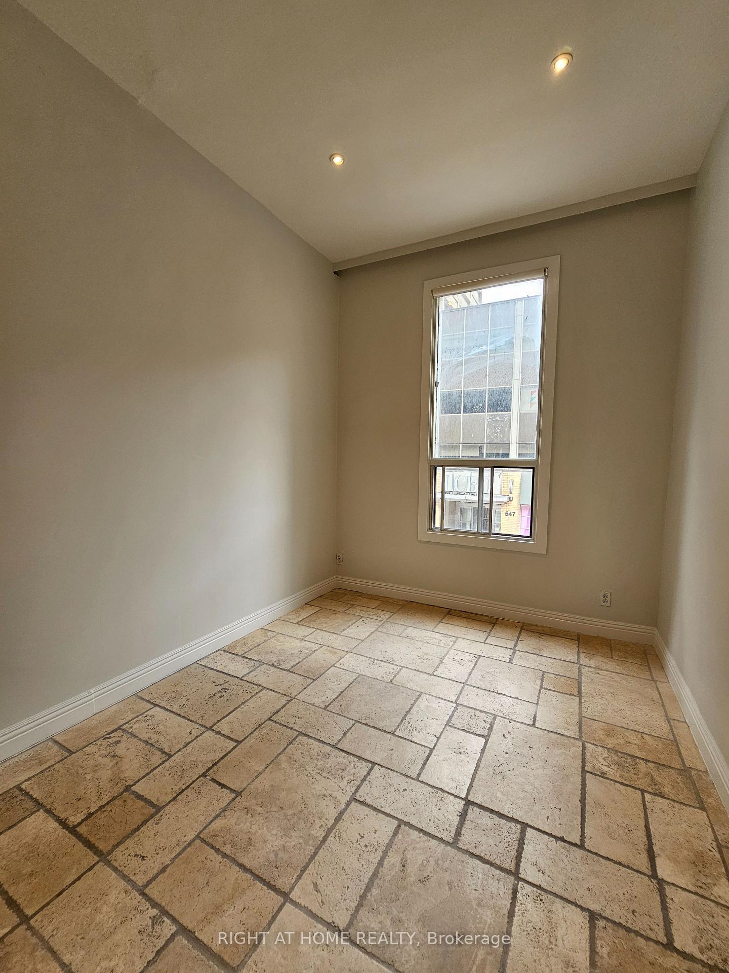 Photo 17 of Unit 2F, 550 Yonge Street, Toronto, Bay Street Corridor — HOMEH