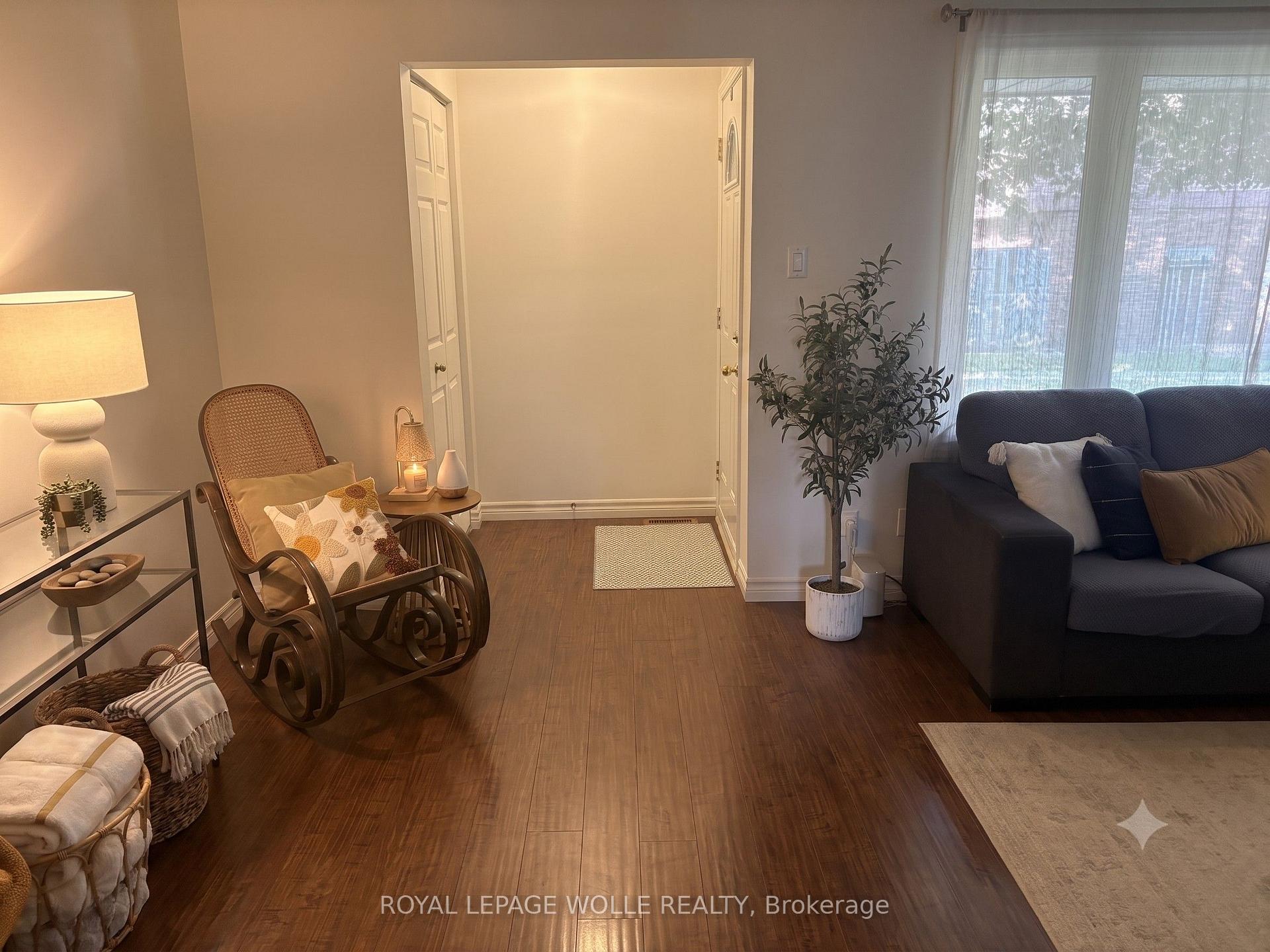 Photo 5 of Unit 14, 279 Sandowne Drive, Waterloo, Huron Park — HOMEH
