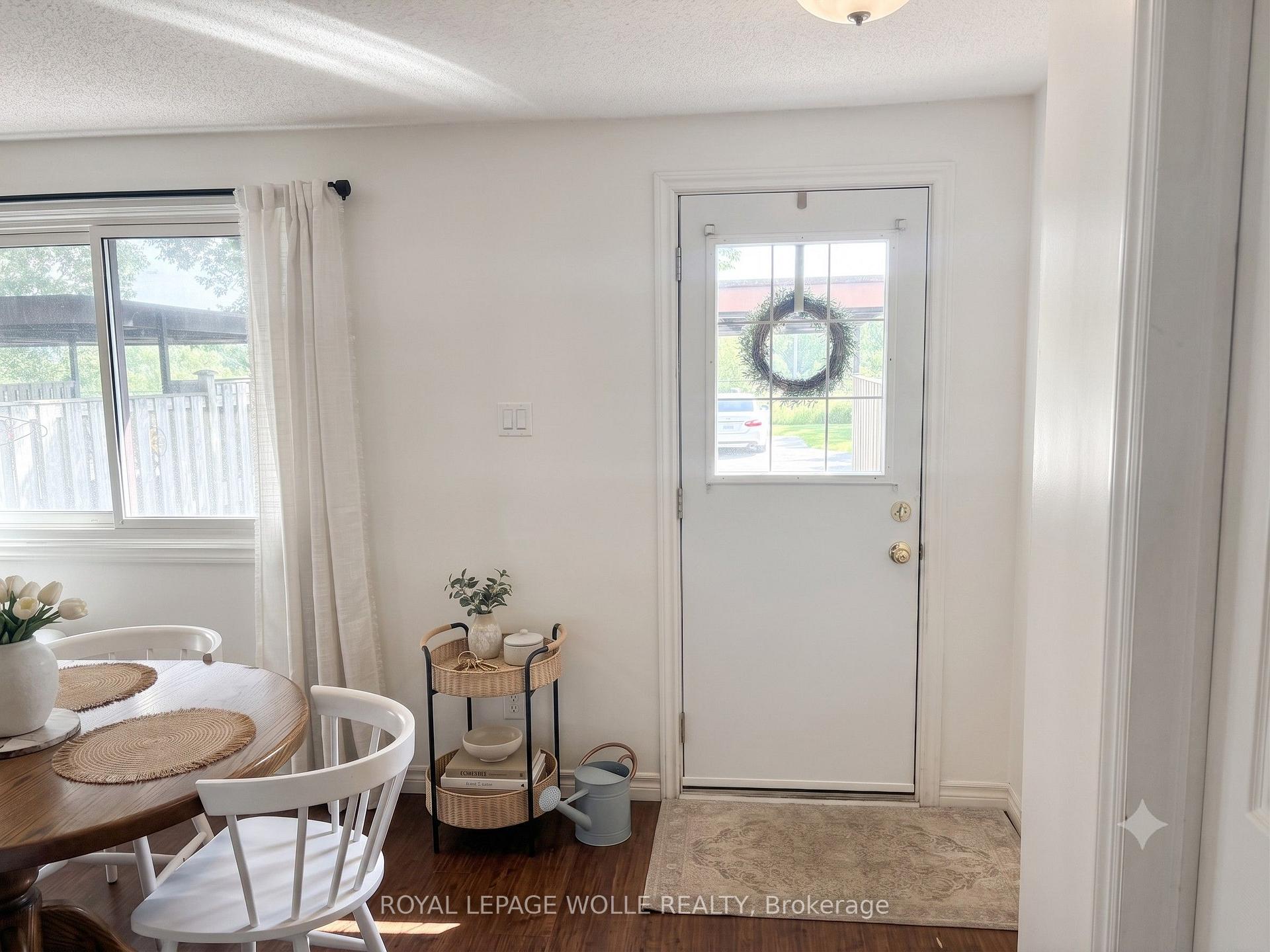 Photo 8 of Unit 14, 279 Sandowne Drive, Waterloo, Huron Park — HOMEH