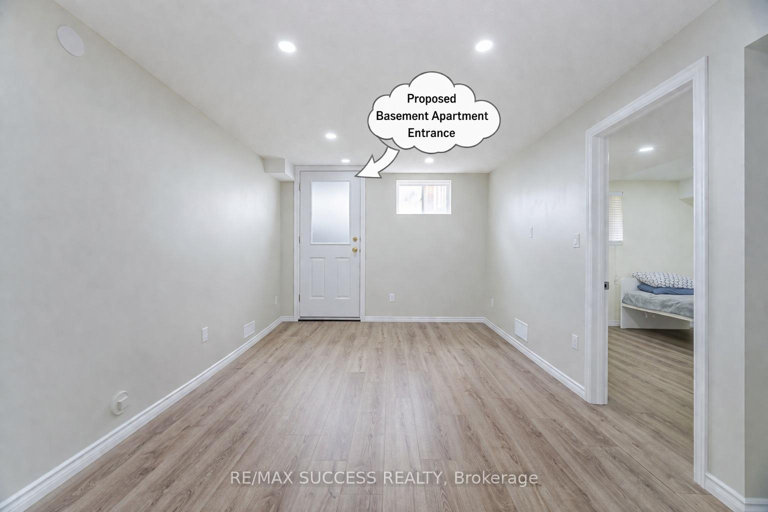 Photo 2 of 32 George Brier Drive W, Brant, Paris — HOMEH