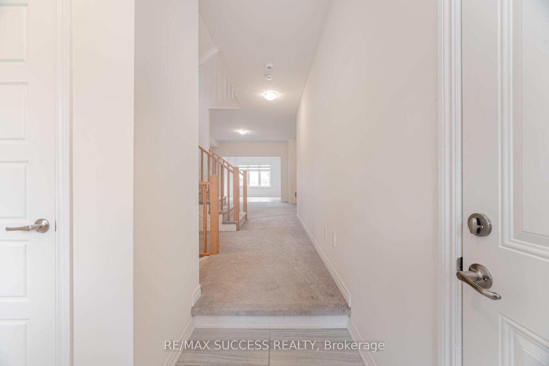 Photo 5 of 32 George Brier Drive W, Brant, Paris — HOMEH