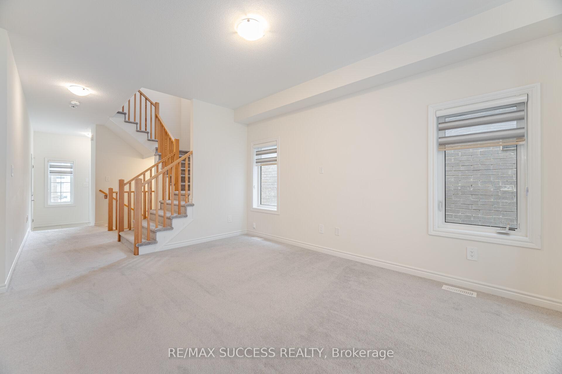 Photo 6 of 32 George Brier Drive W, Brant, Paris — HOMEH