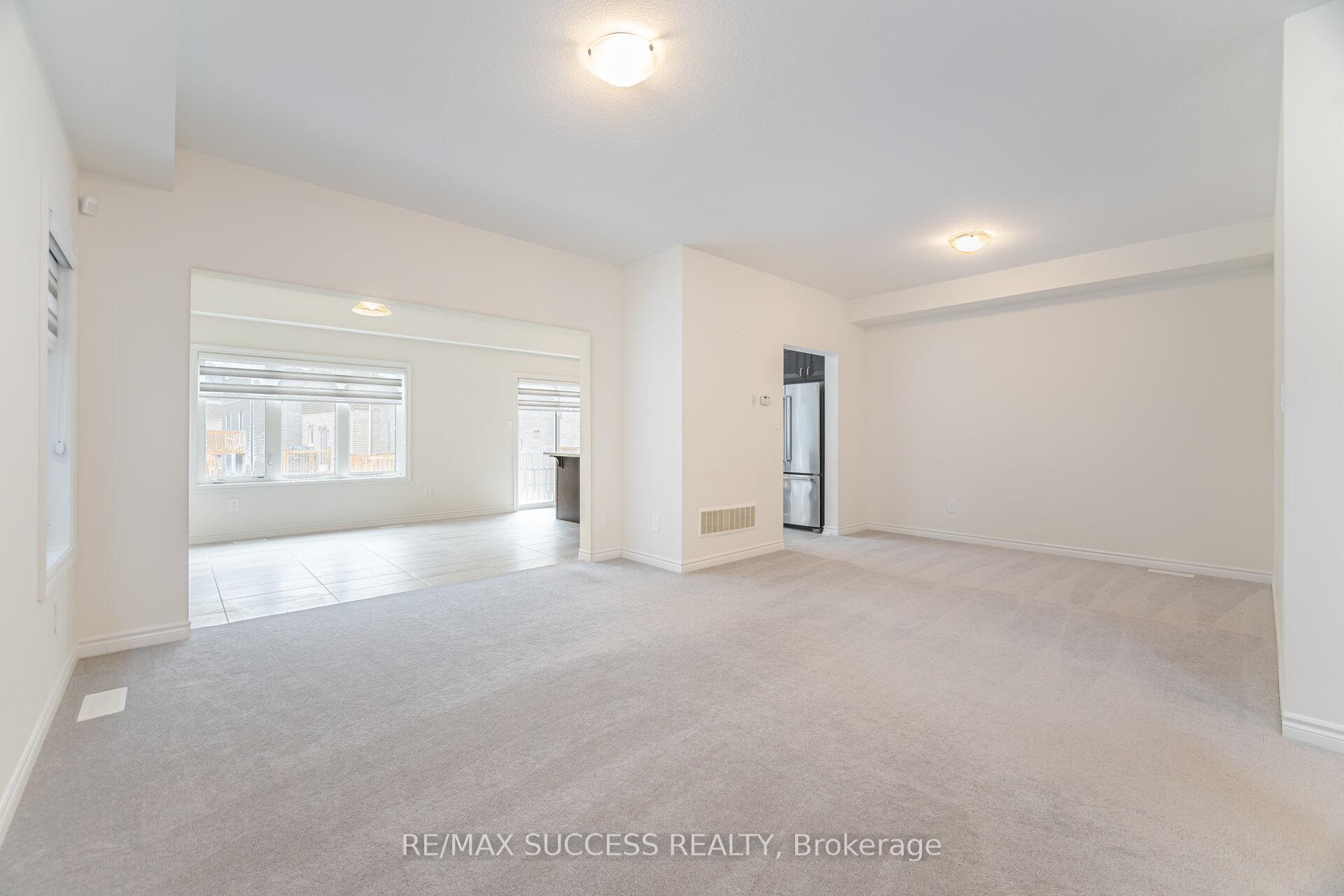Photo 8 of 32 George Brier Drive W, Brant, Paris — HOMEH