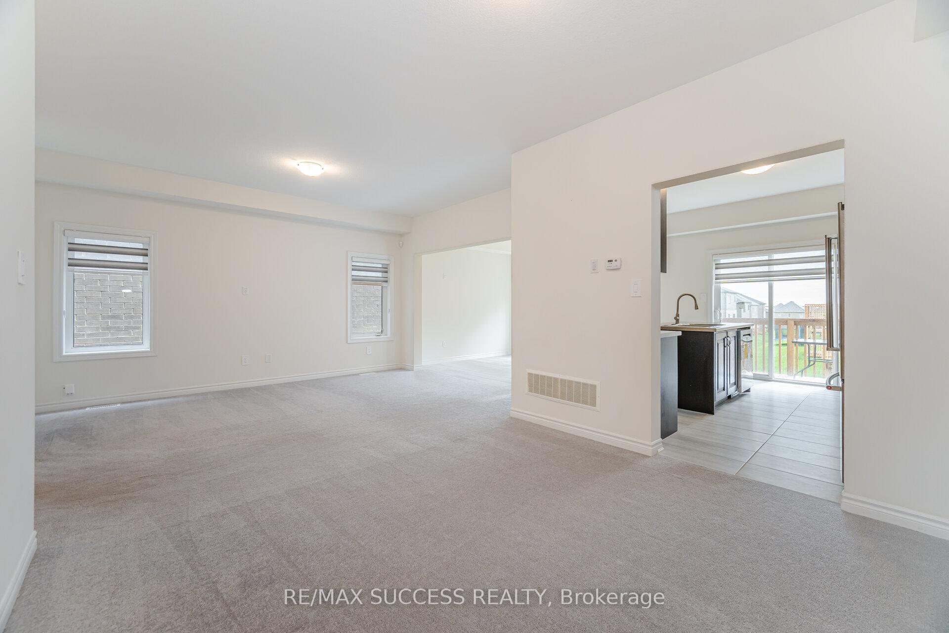 Photo 11 of 32 George Brier Drive W, Brant, Paris — HOMEH