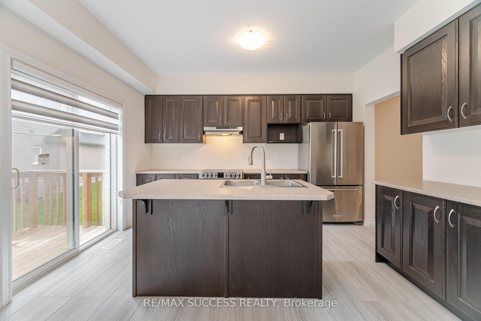 Photo 13 of 32 George Brier Drive W, Brant, Paris — HOMEH