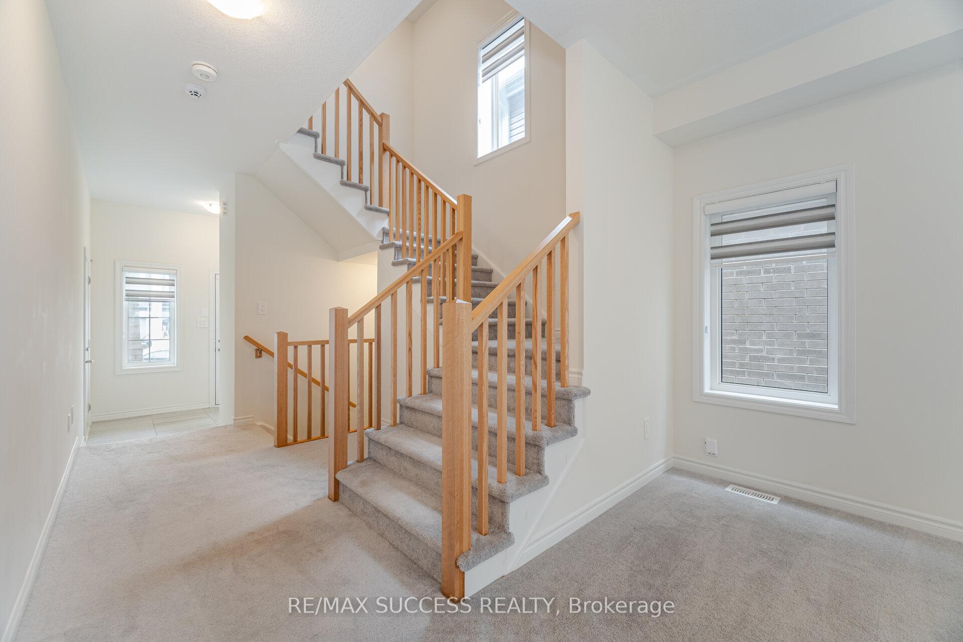 Photo 19 of 32 George Brier Drive W, Brant, Paris — HOMEH