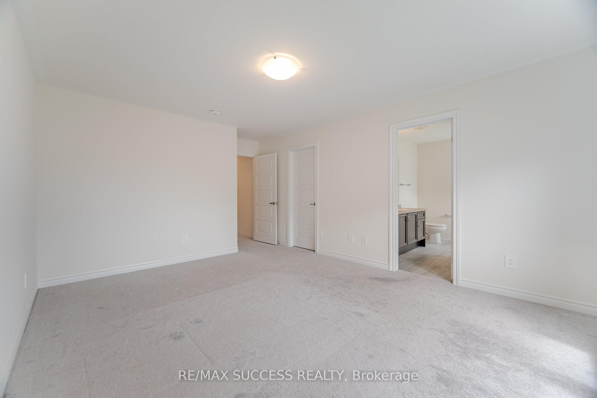 Photo 23 of 32 George Brier Drive W, Brant, Paris — HOMEH