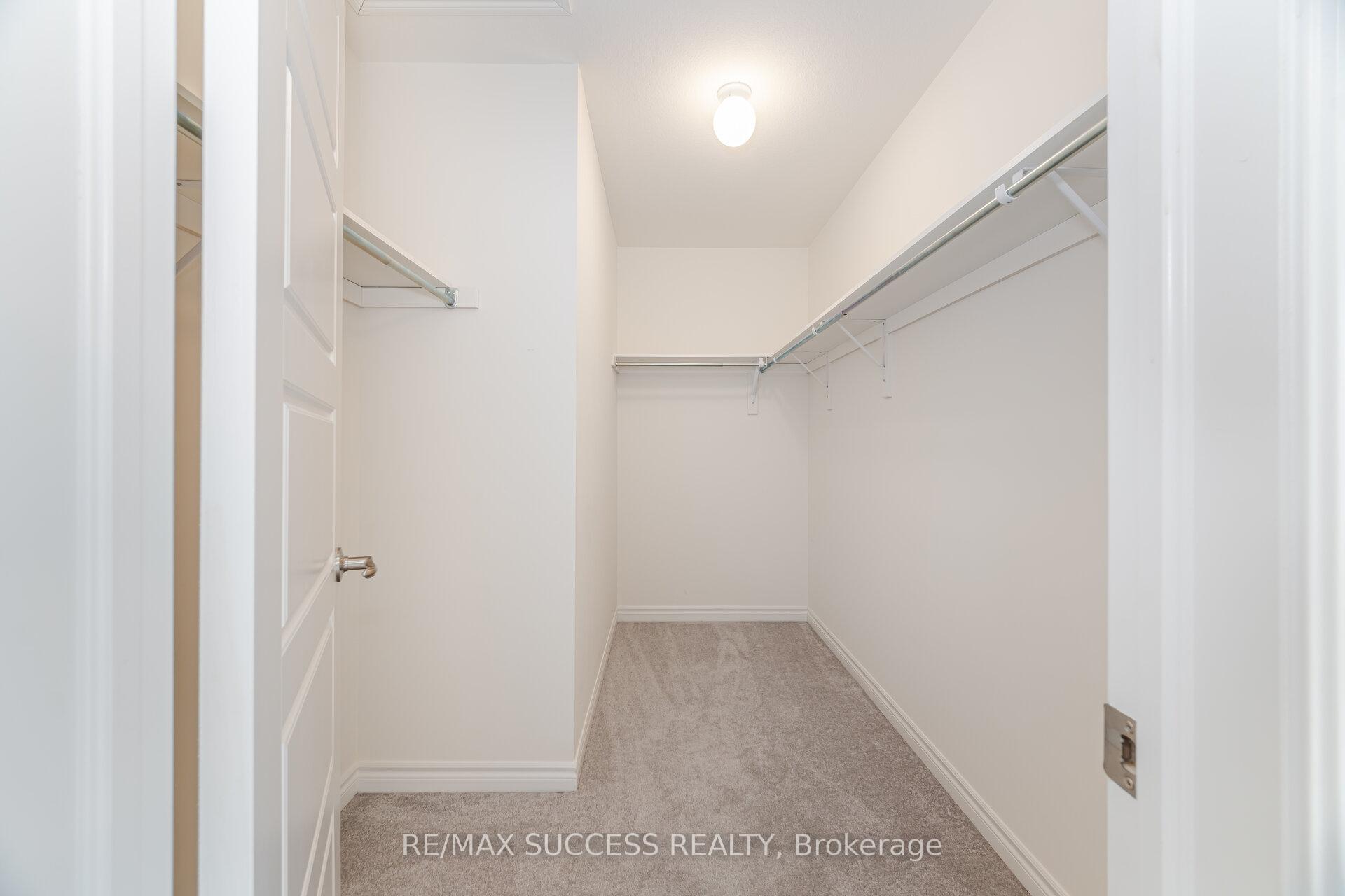 Photo 26 of 32 George Brier Drive W, Brant, Paris — HOMEH