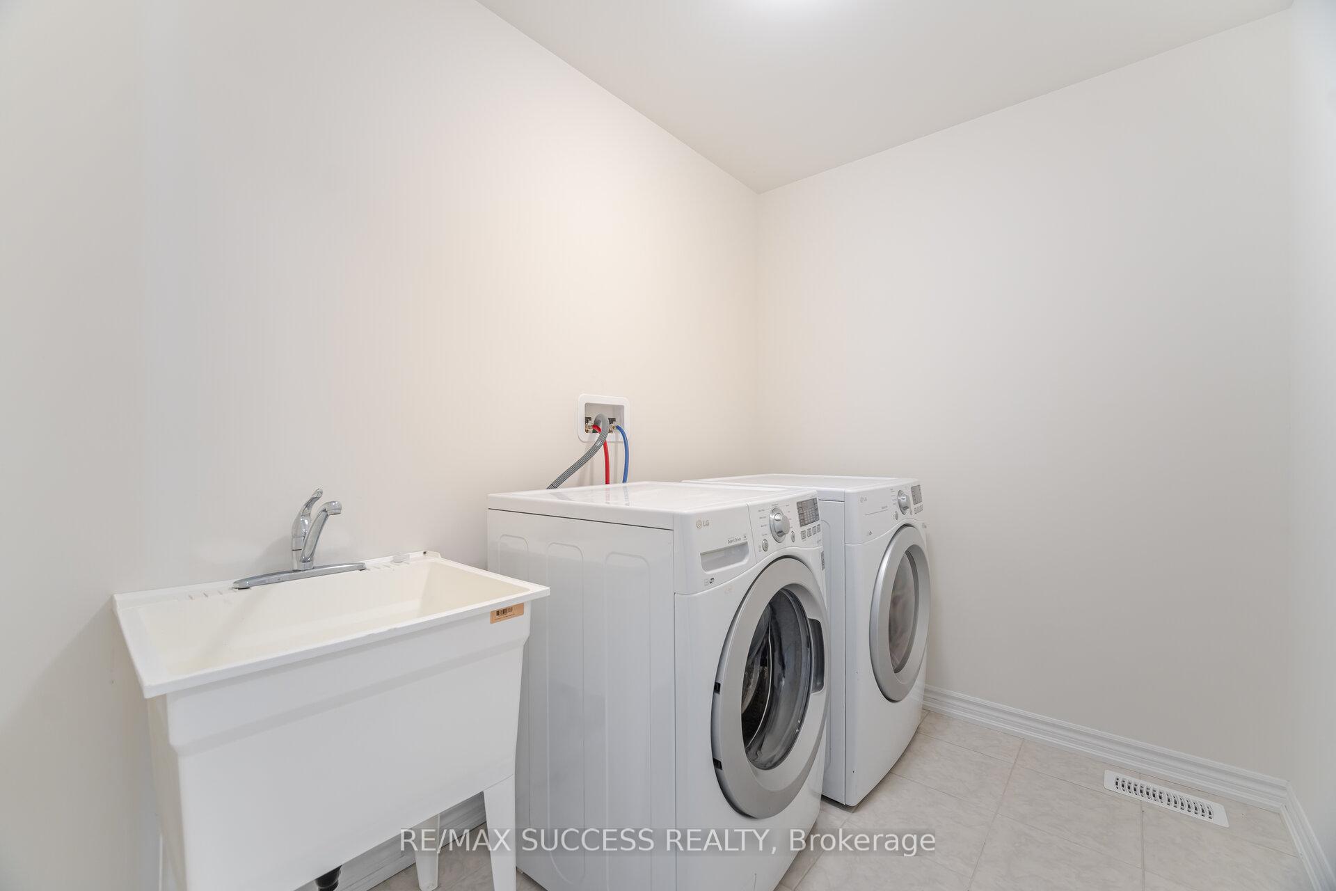 Photo 33 of 32 George Brier Drive W, Brant, Paris — HOMEH