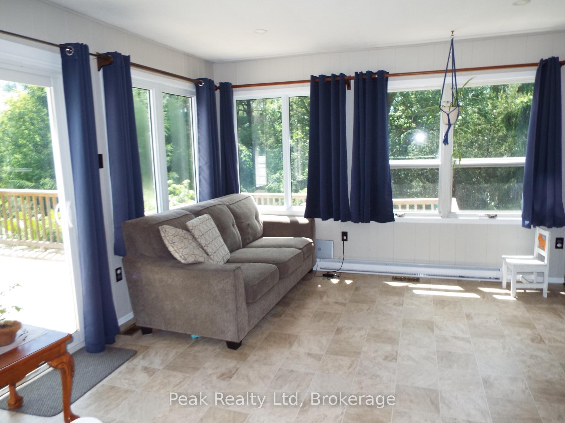 Photo 12 of 166 Diagonal Road, North Huron, Wingham — HOMEH