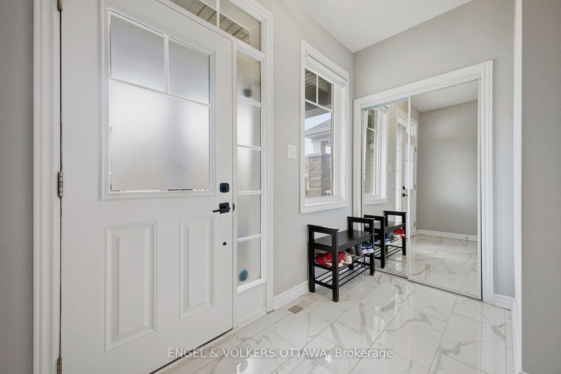 Photo 3 of 139 Switch Grass Crescent, Ottawa, Barrhaven - Half Moon Bay — HOMEH