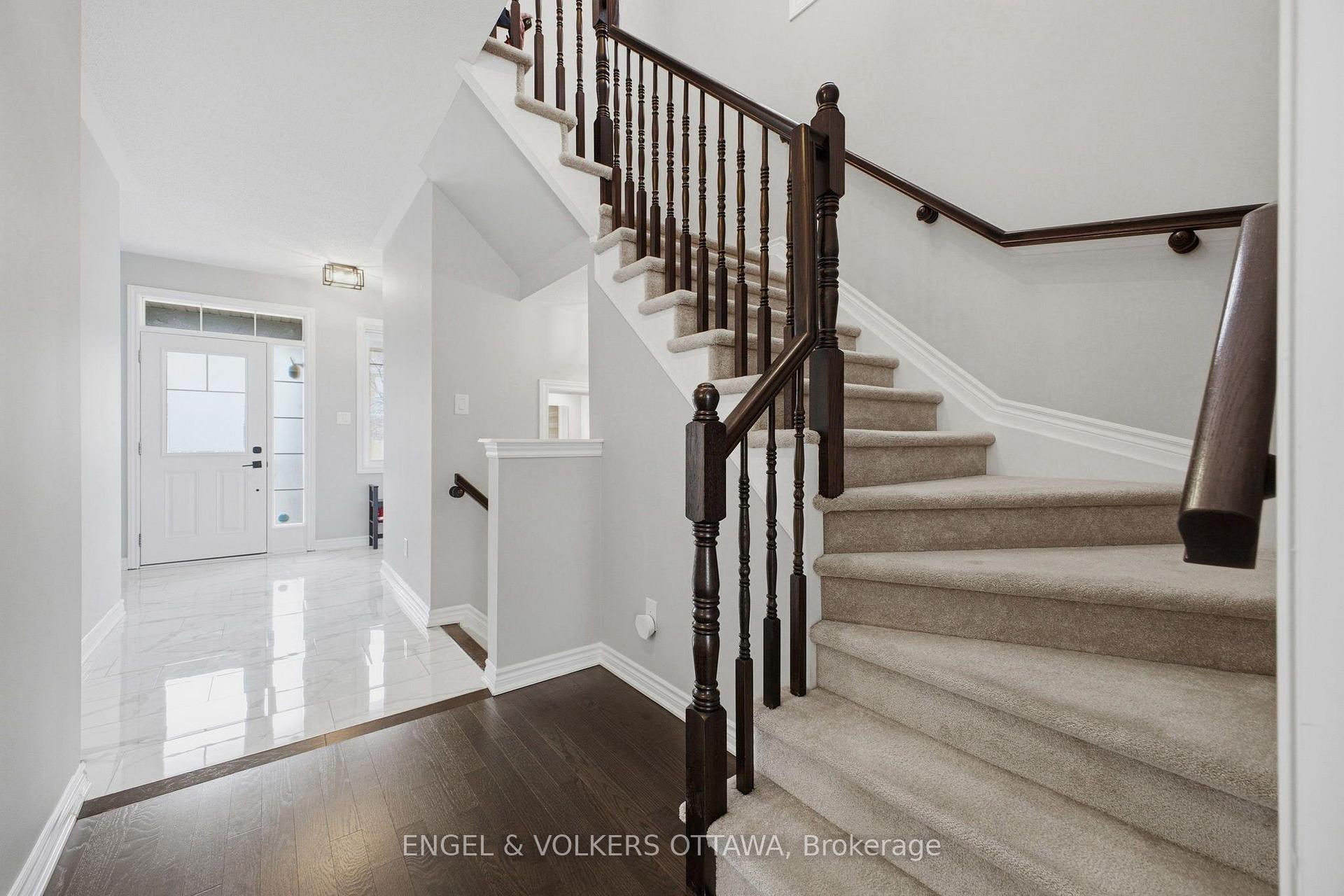 Photo 4 of 139 Switch Grass Crescent, Ottawa, Barrhaven - Half Moon Bay — HOMEH