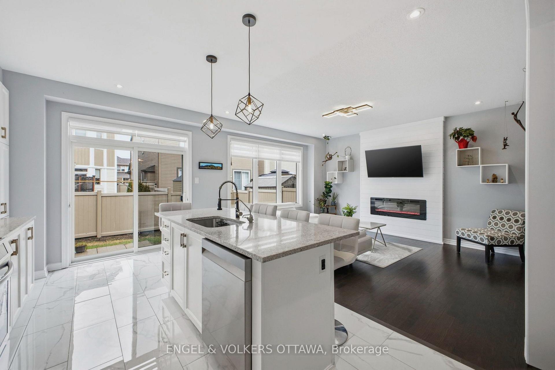 Photo 7 of 139 Switch Grass Crescent, Ottawa, Barrhaven - Half Moon Bay — HOMEH