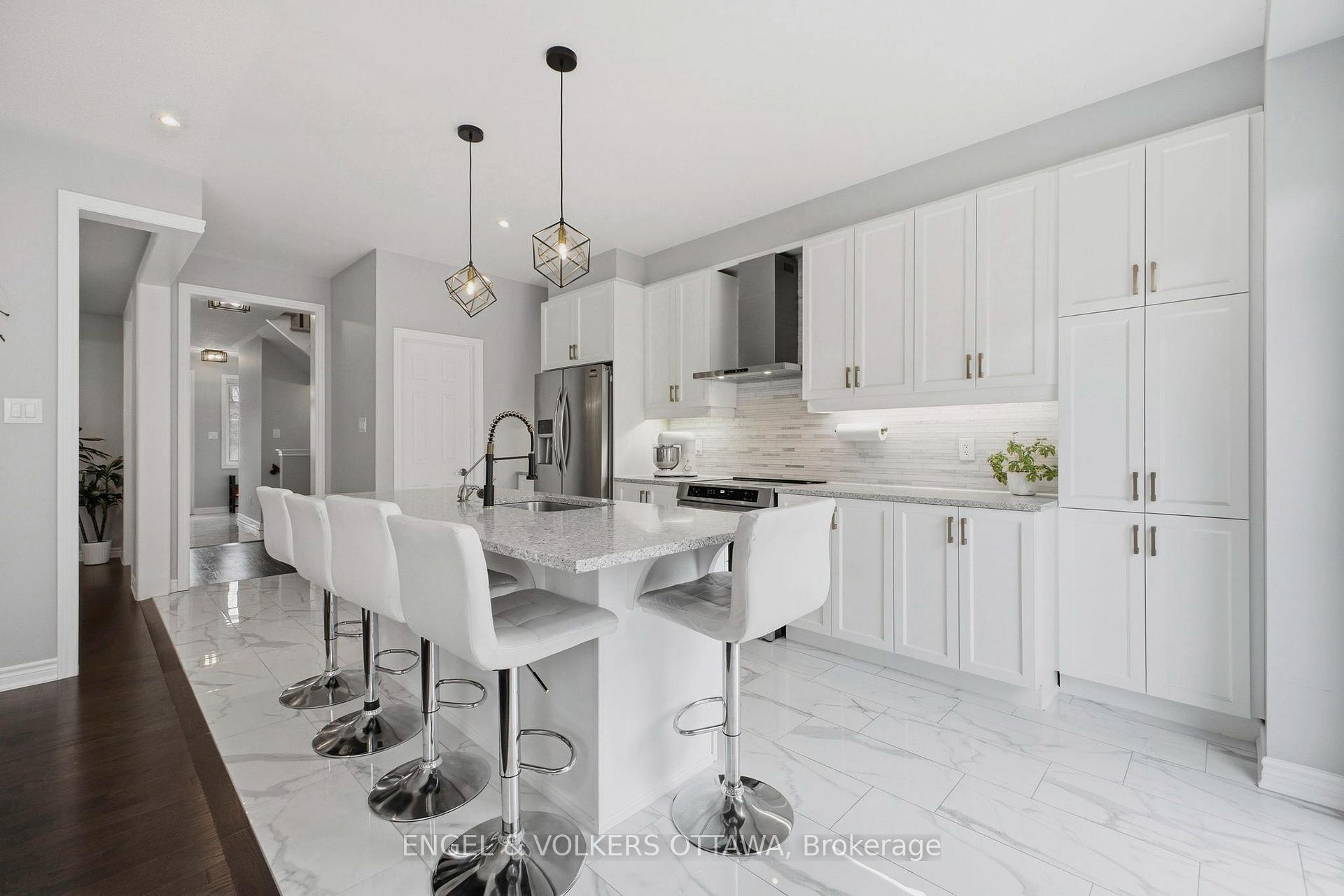 Photo 8 of 139 Switch Grass Crescent, Ottawa, Barrhaven - Half Moon Bay — HOMEH