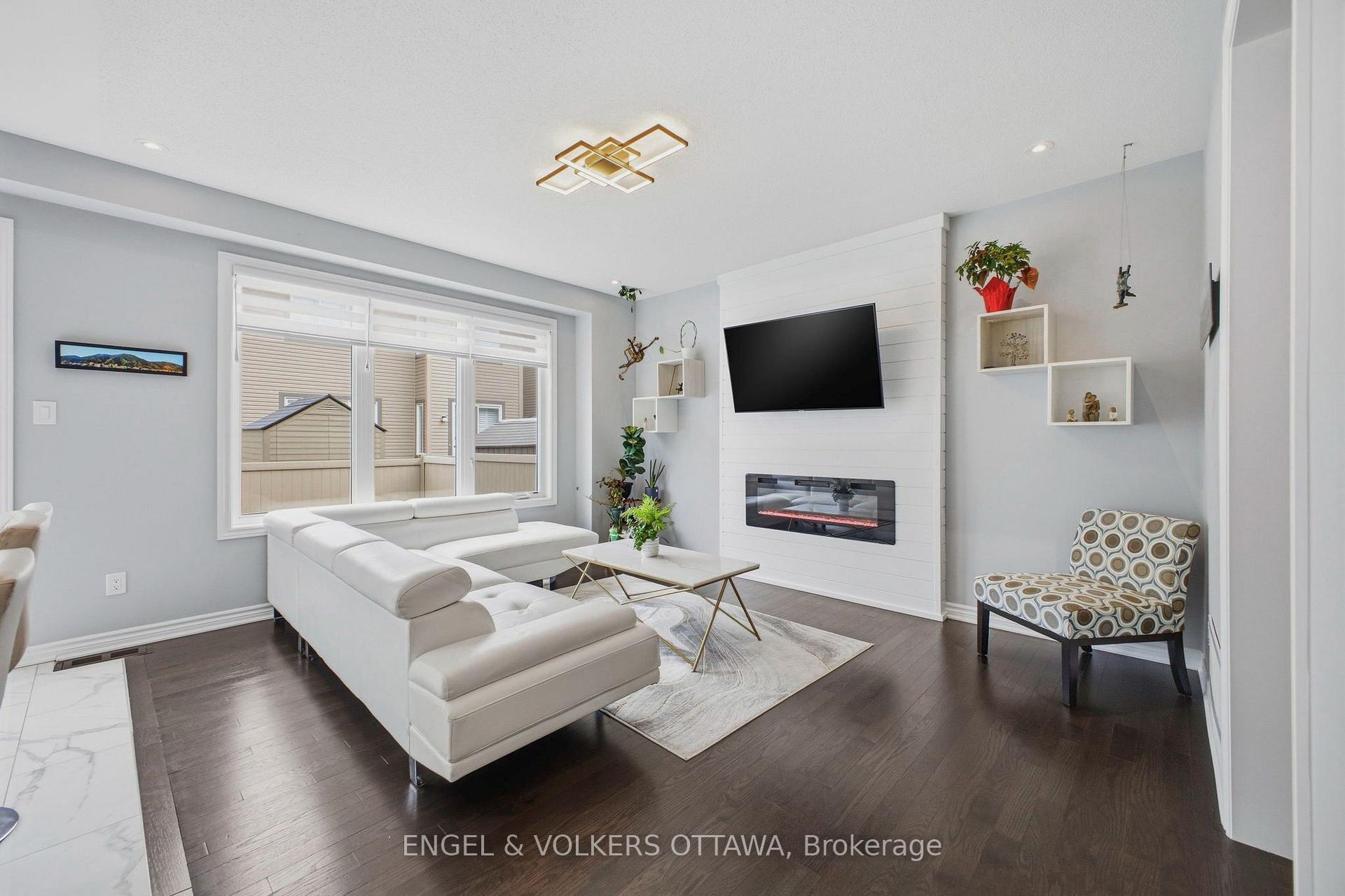Photo 9 of 139 Switch Grass Crescent, Ottawa, Barrhaven - Half Moon Bay — HOMEH