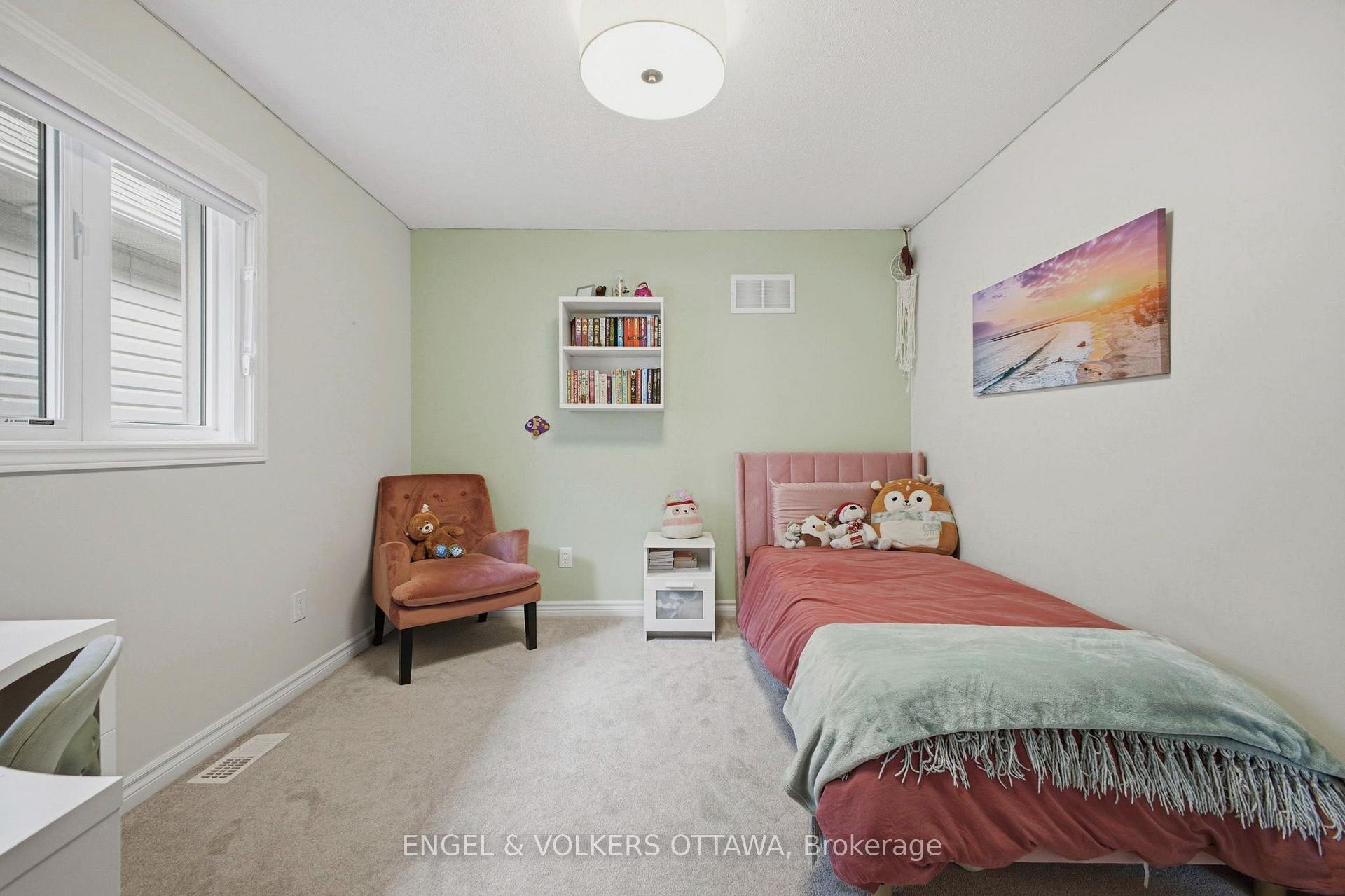 Photo 15 of 139 Switch Grass Crescent, Ottawa, Barrhaven - Half Moon Bay — HOMEH