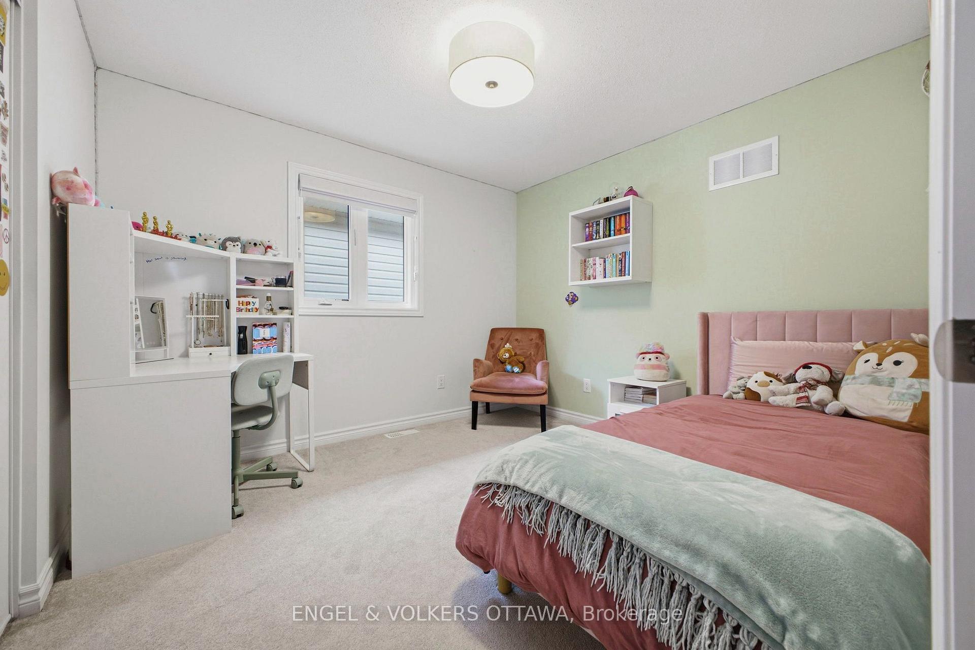 Photo 16 of 139 Switch Grass Crescent, Ottawa, Barrhaven - Half Moon Bay — HOMEH