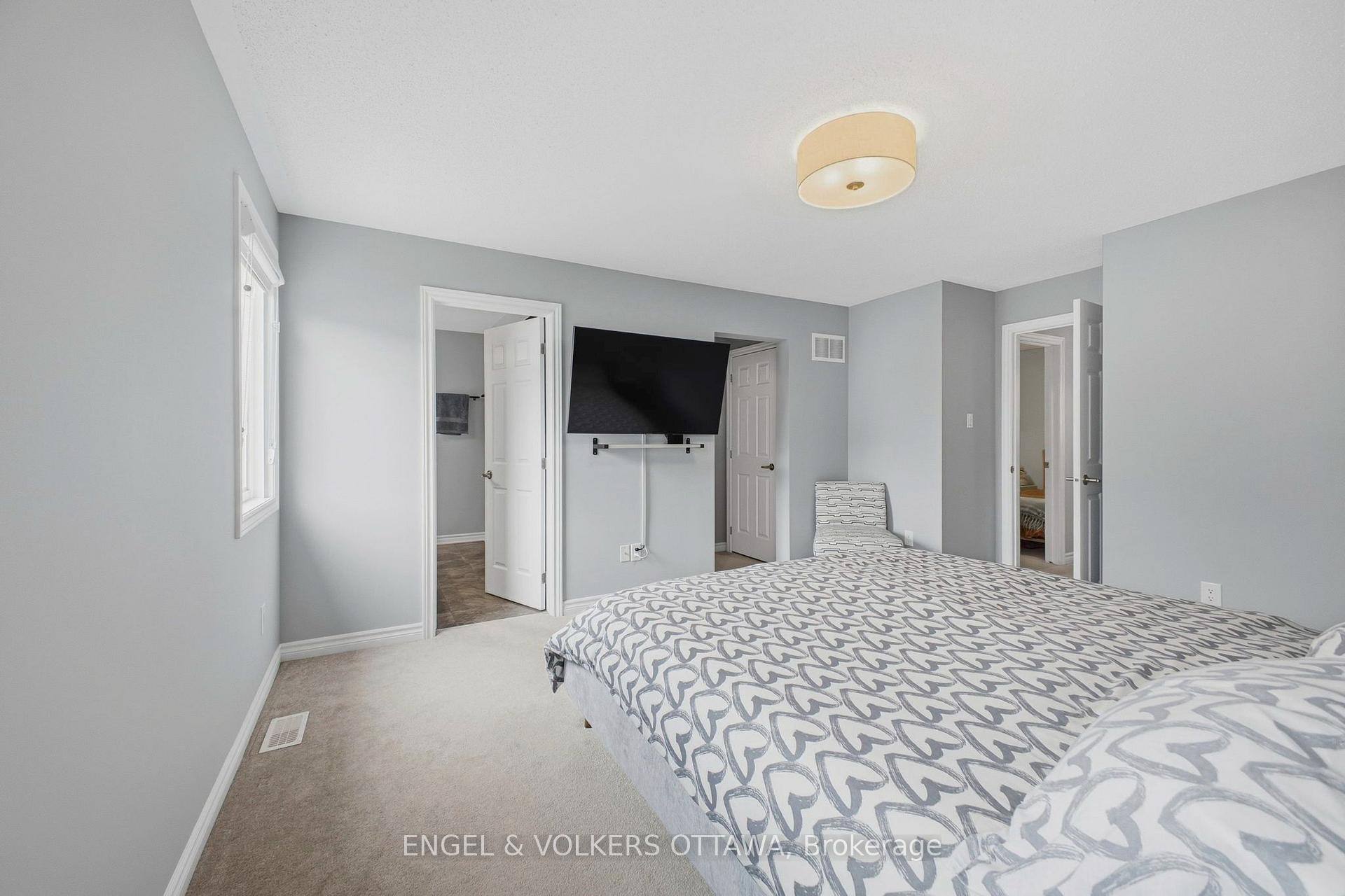 Photo 18 of 139 Switch Grass Crescent, Ottawa, Barrhaven - Half Moon Bay — HOMEH