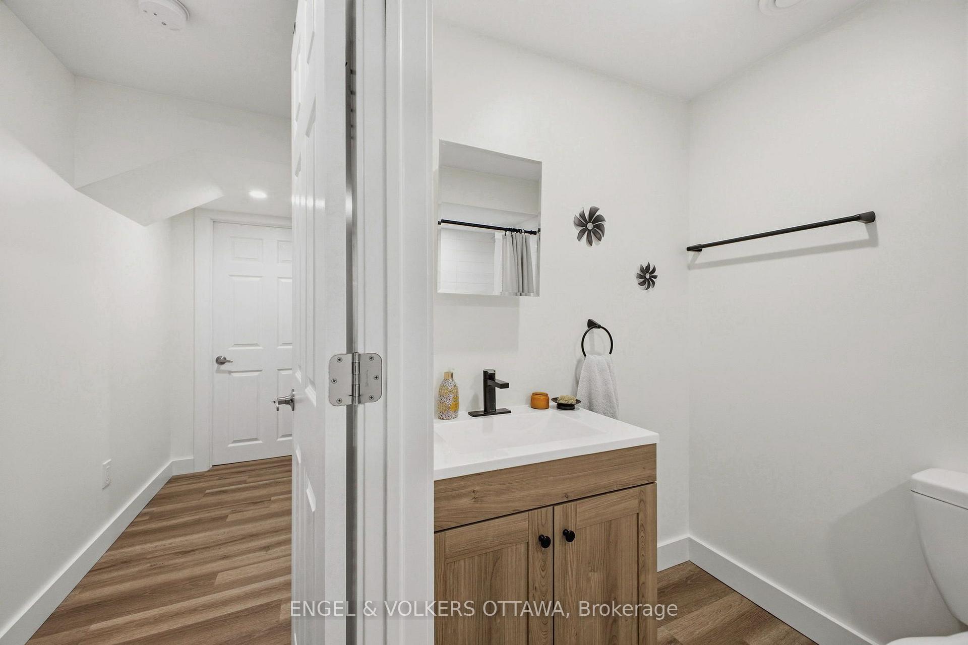 Photo 24 of 139 Switch Grass Crescent, Ottawa, Barrhaven - Half Moon Bay — HOMEH
