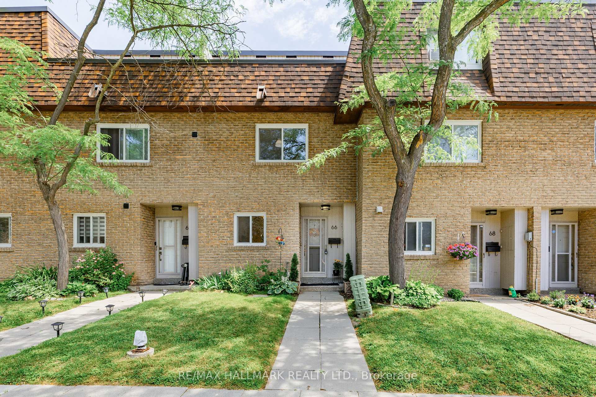 Front of Unit 66, 275 Manse Road