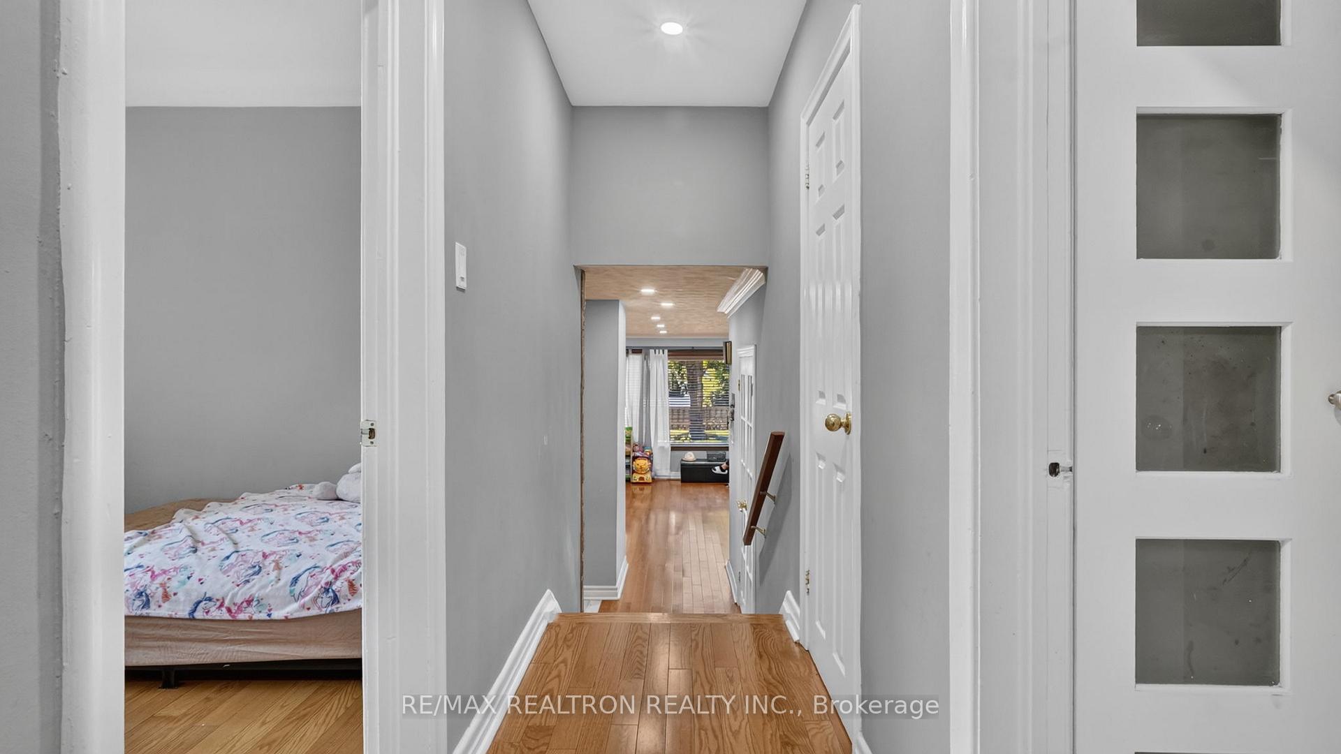 Photo 8 of 8 Bonnechere Crescent, Scarborough, Bendale — HOMEH
