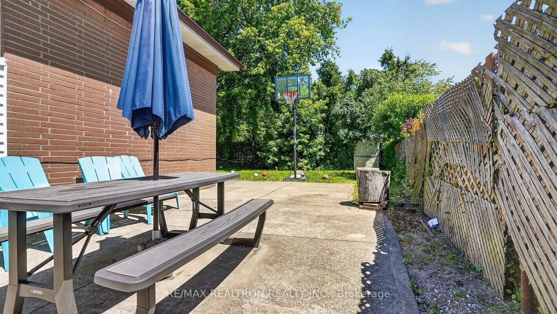 Photo 40 of 8 Bonnechere Crescent, Scarborough, Bendale — HOMEH