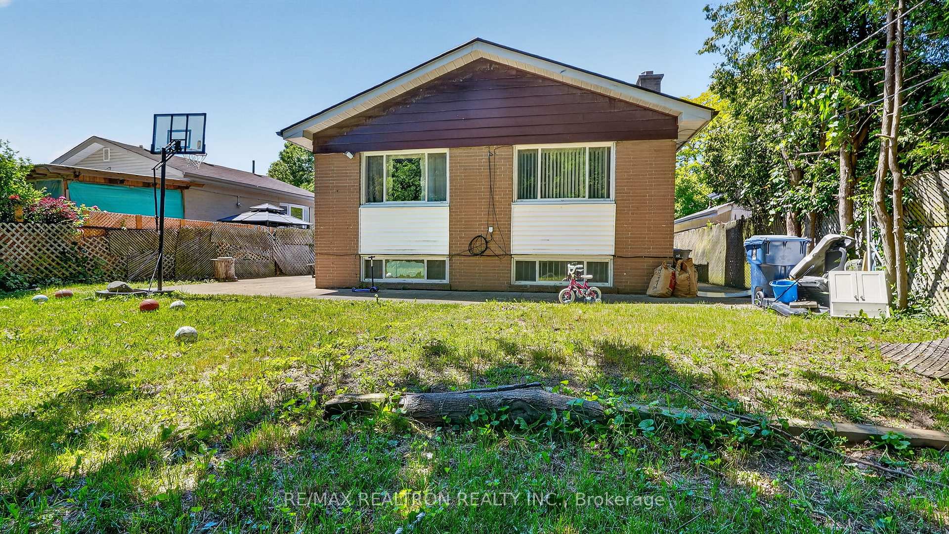 Photo 43 of 8 Bonnechere Crescent, Scarborough, Bendale — HOMEH