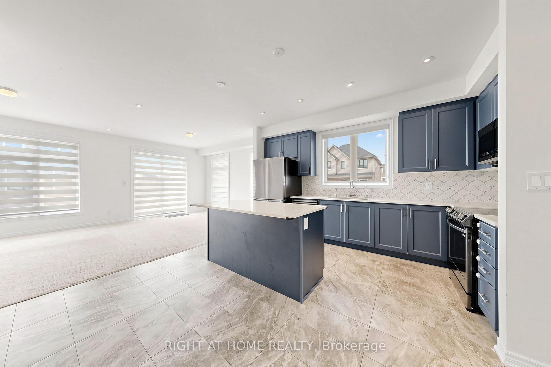 Photo 7 of 2046 Cameron Lott Crescent, Oshawa, Kedron — HOMEH