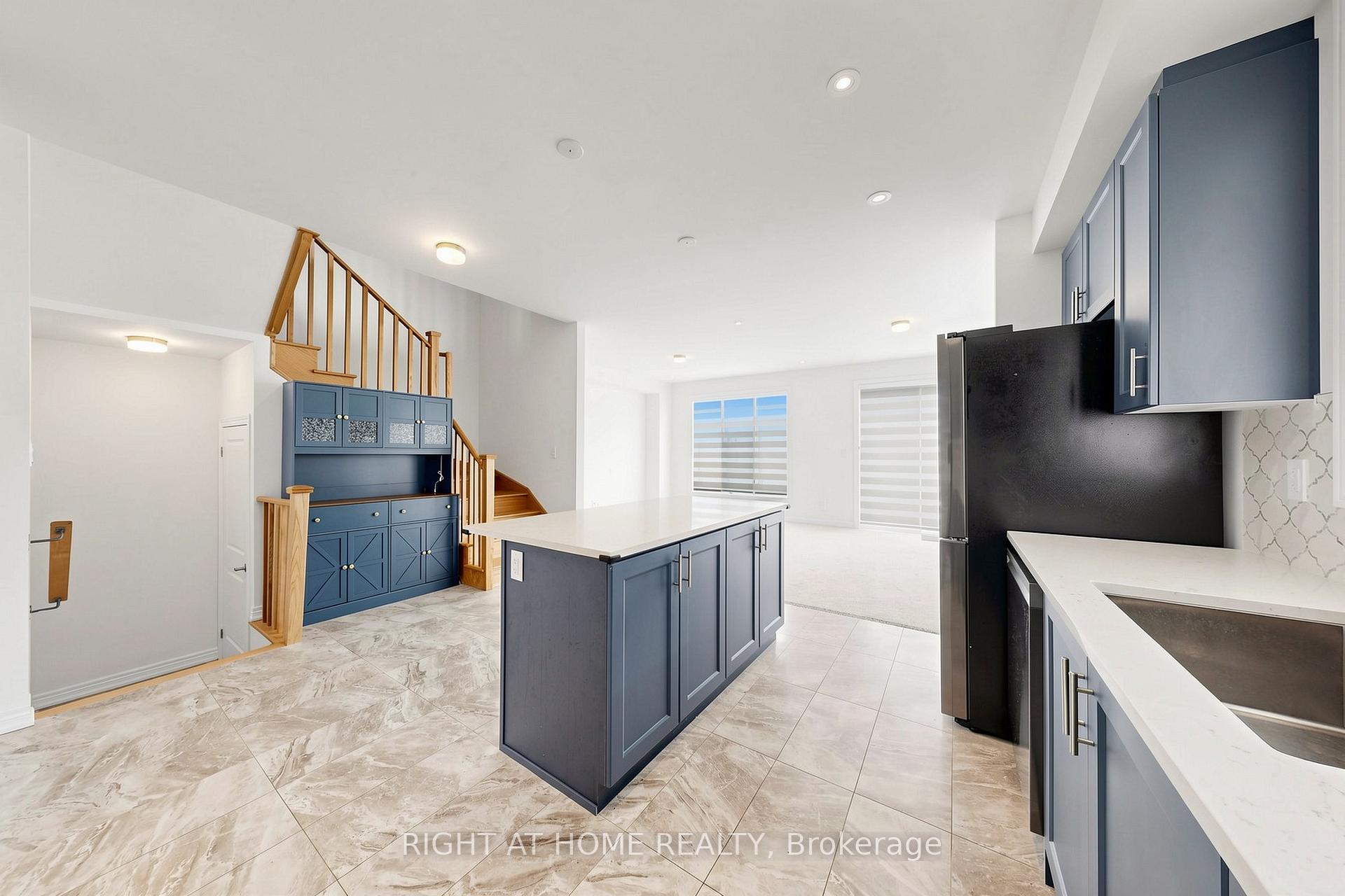 Photo 9 of 2046 Cameron Lott Crescent, Oshawa, Kedron — HOMEH