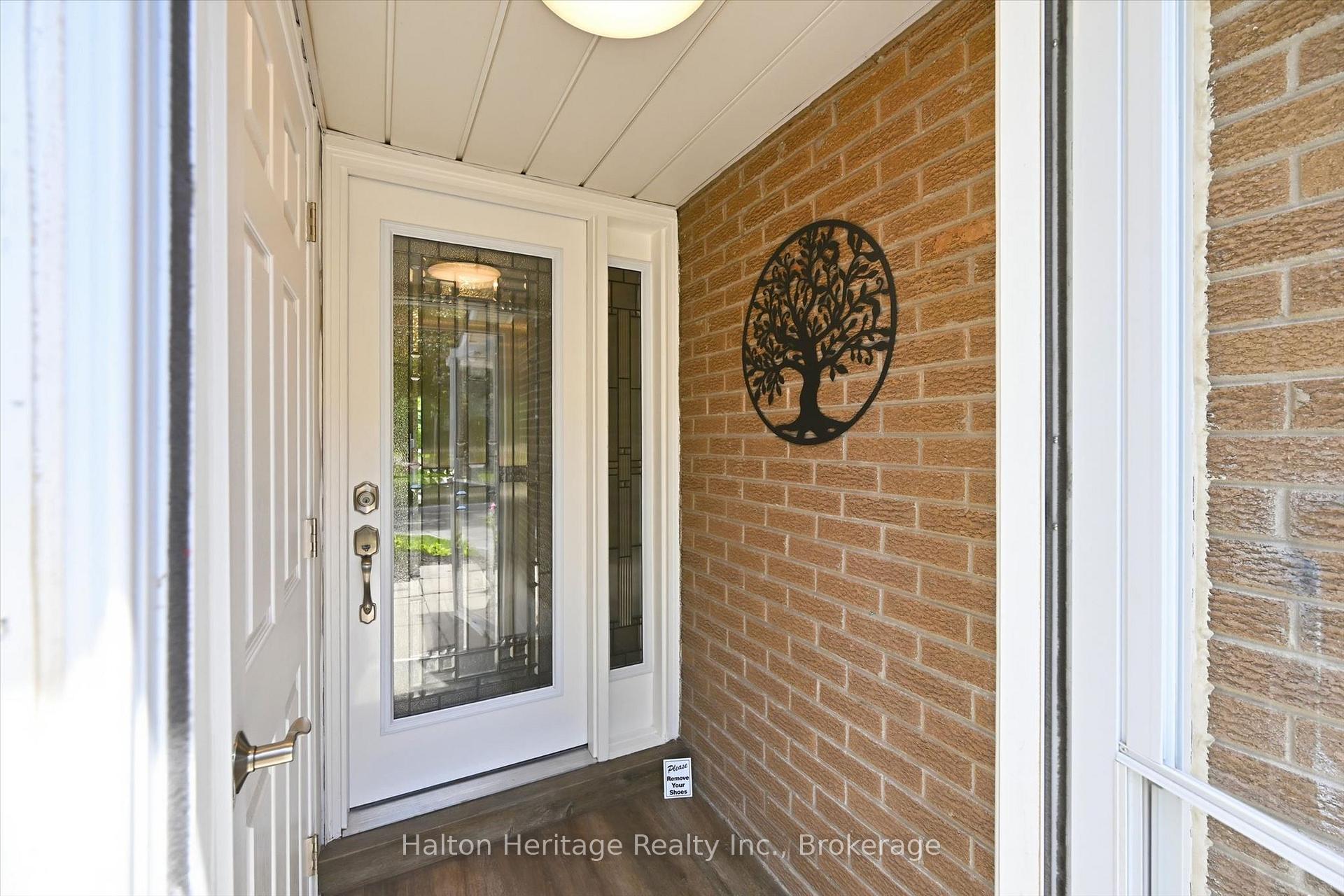 Photo 3 of Unit 8, 459 Woodview Road, Burlington, Roseland — HOMEH