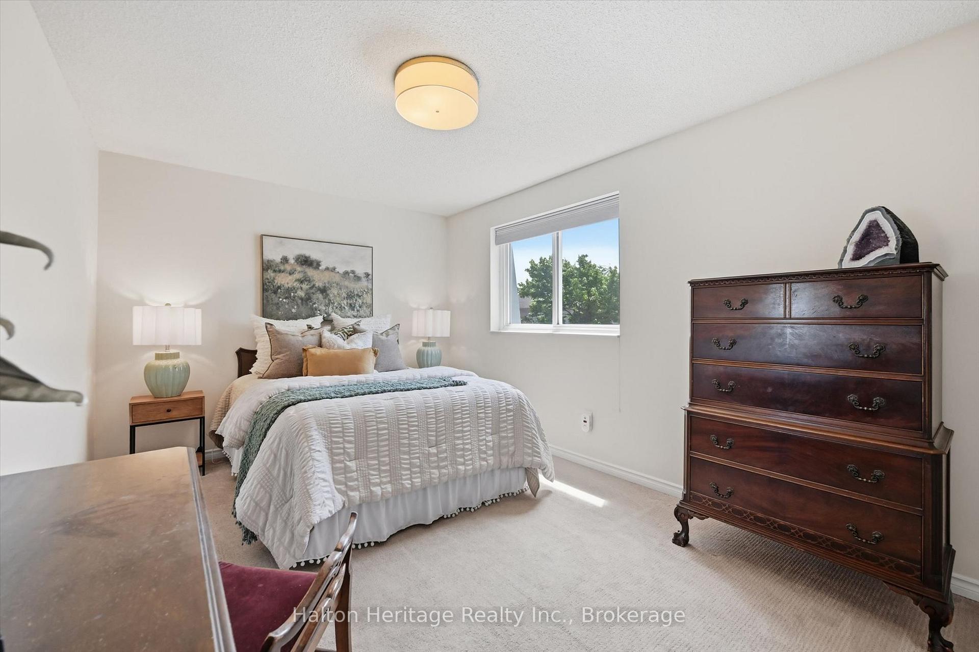 Photo 18 of Unit 8, 459 Woodview Road, Burlington, Roseland — HOMEH