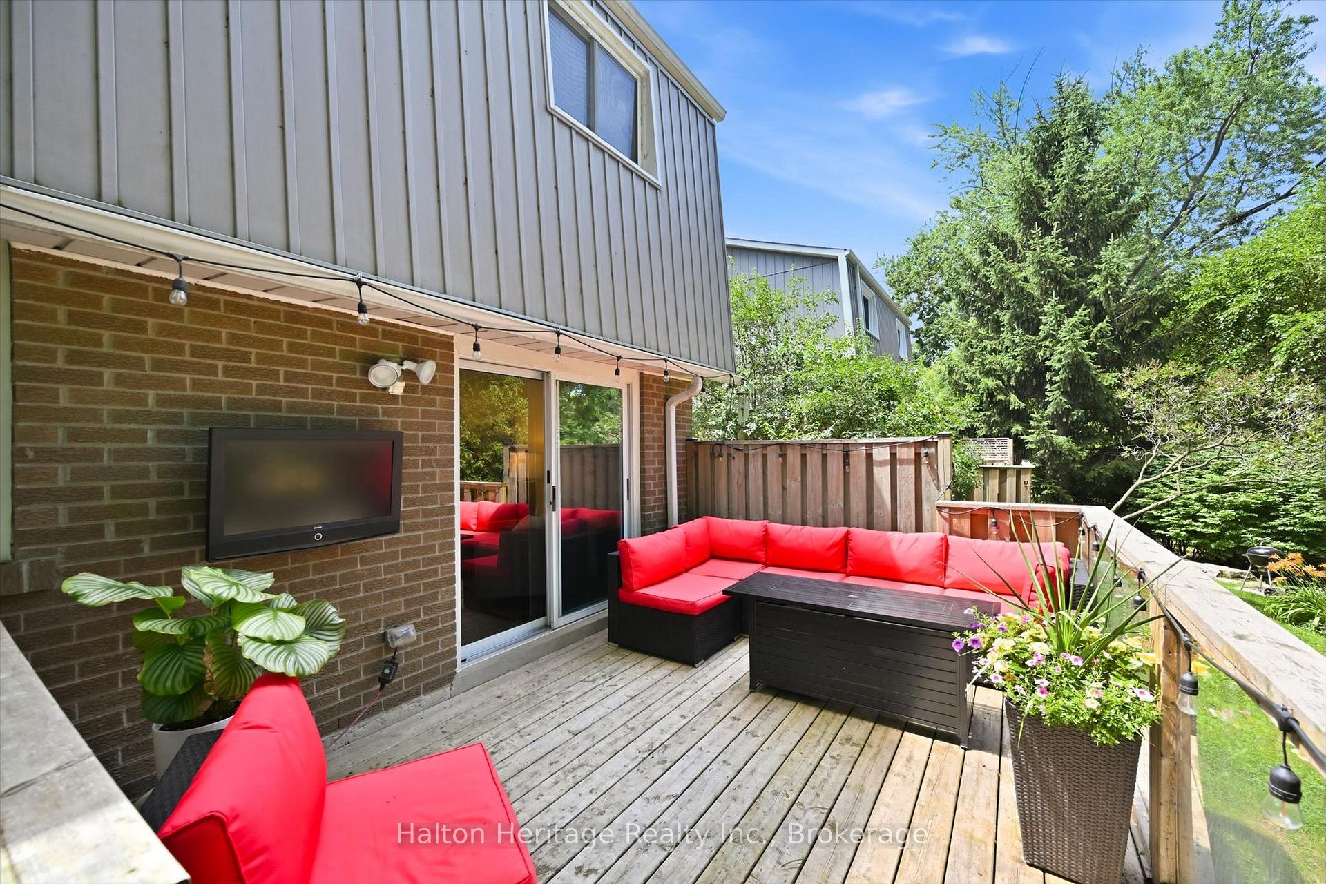 Photo 27 of Unit 8, 459 Woodview Road, Burlington, Roseland — HOMEH