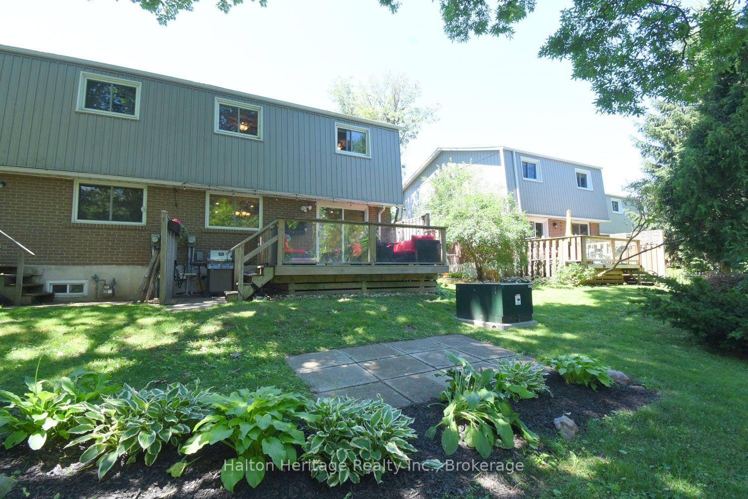 Photo 28 of Unit 8, 459 Woodview Road, Burlington, Roseland — HOMEH