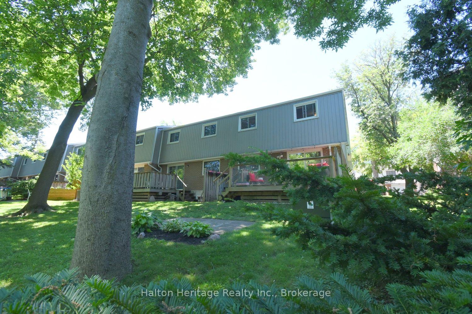 Photo 29 of Unit 8, 459 Woodview Road, Burlington, Roseland — HOMEH