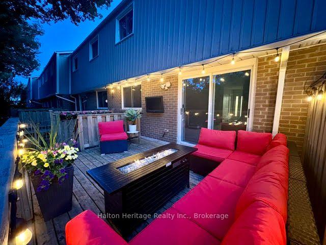 Photo 31 of Unit 8, 459 Woodview Road, Burlington, Roseland — HOMEH