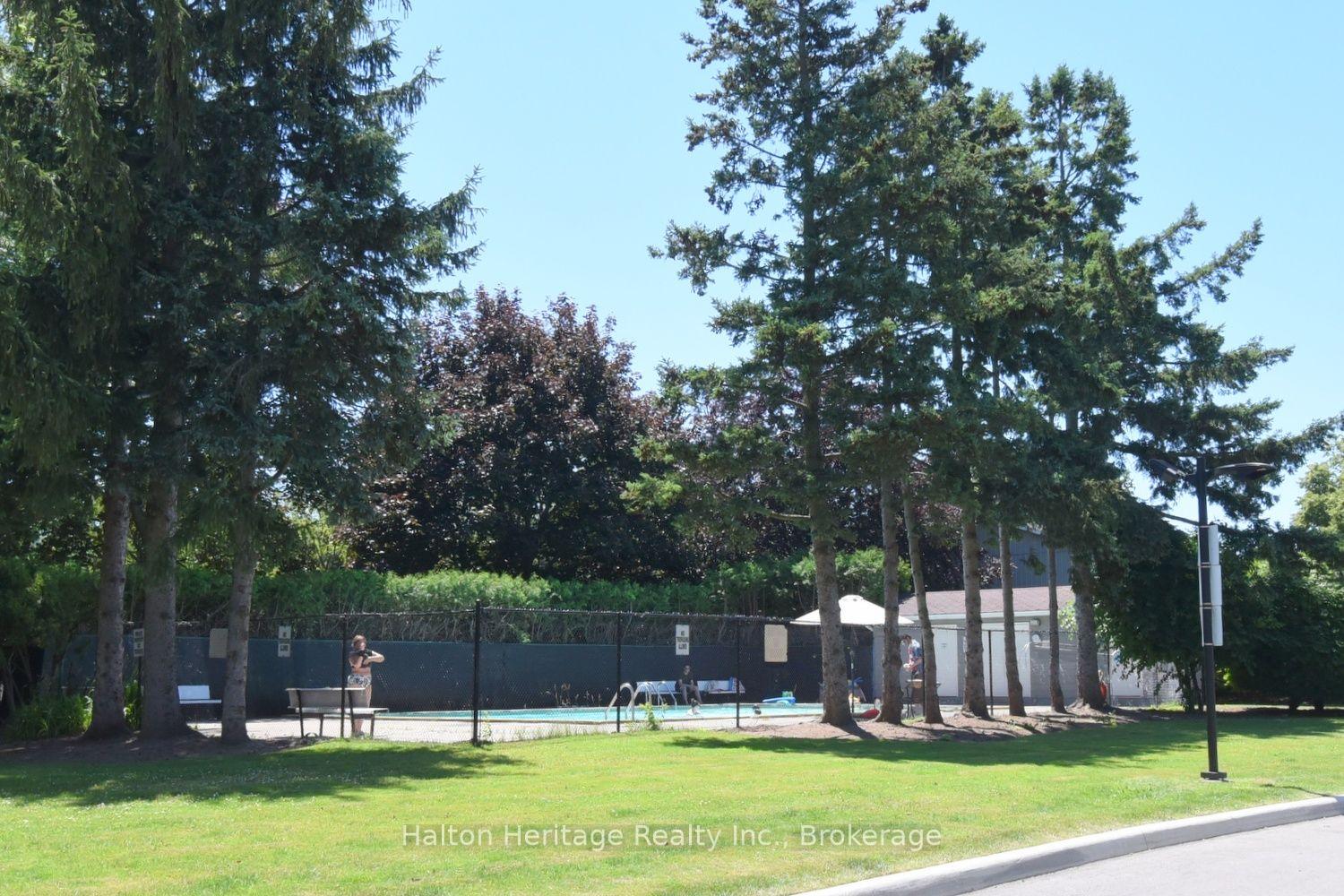Photo 35 of Unit 8, 459 Woodview Road, Burlington, Roseland — HOMEH