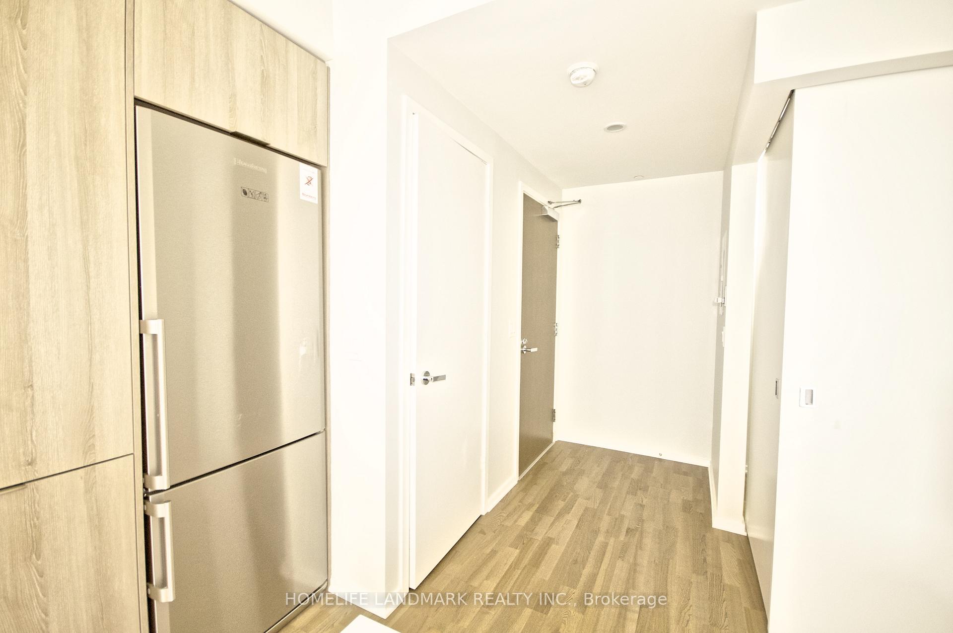 Photo 4 of Unit 809, 1 Bloor Street E, Toronto, Church-Yonge Corridor — HOMEH