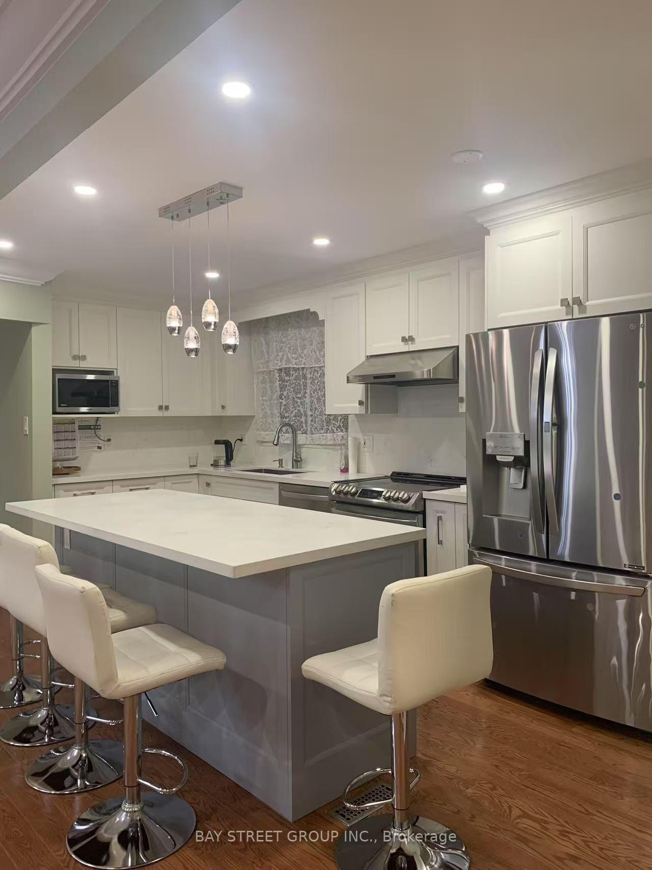 Photo 2 of Unit Upper, 63 Lesgay Crescent, North York, Don Valley Village — HOMEH