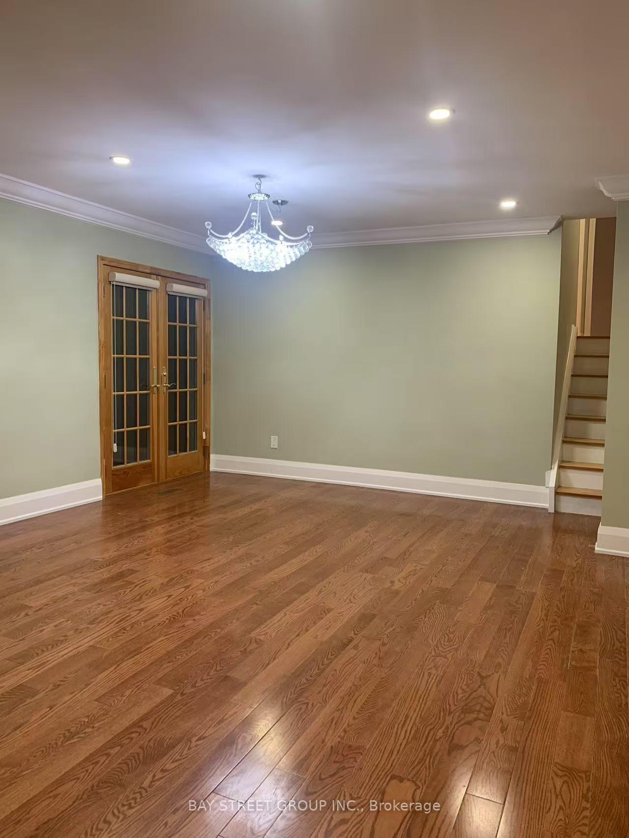 Photo 5 of Unit Upper, 63 Lesgay Crescent, North York, Don Valley Village — HOMEH